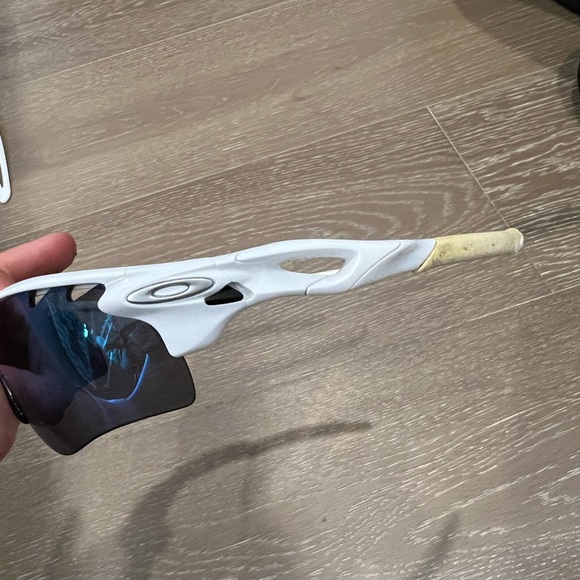 Oakley Radars Sunglasses (Unisex) - Picture 4 of 9